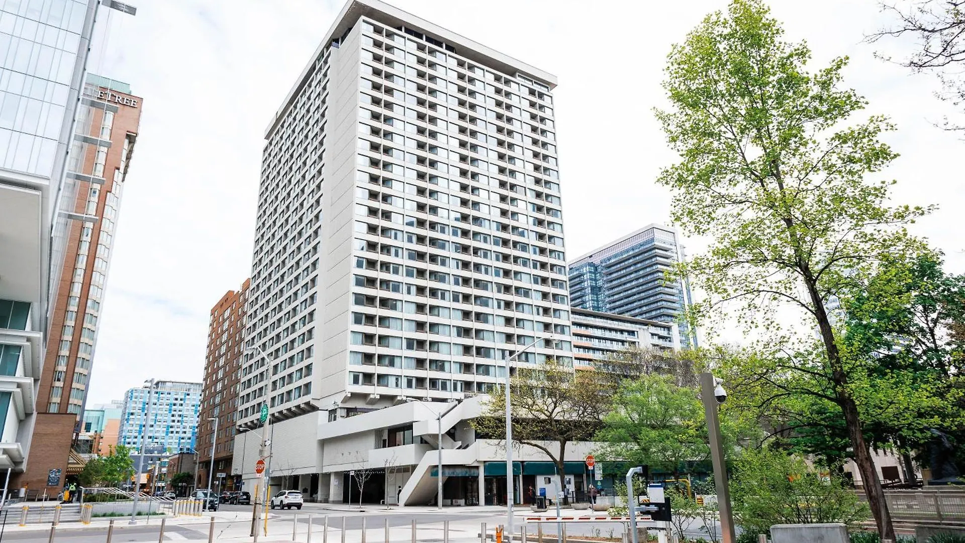 Chestnut Residence And Conference Centre - University Of Toronto Apartment